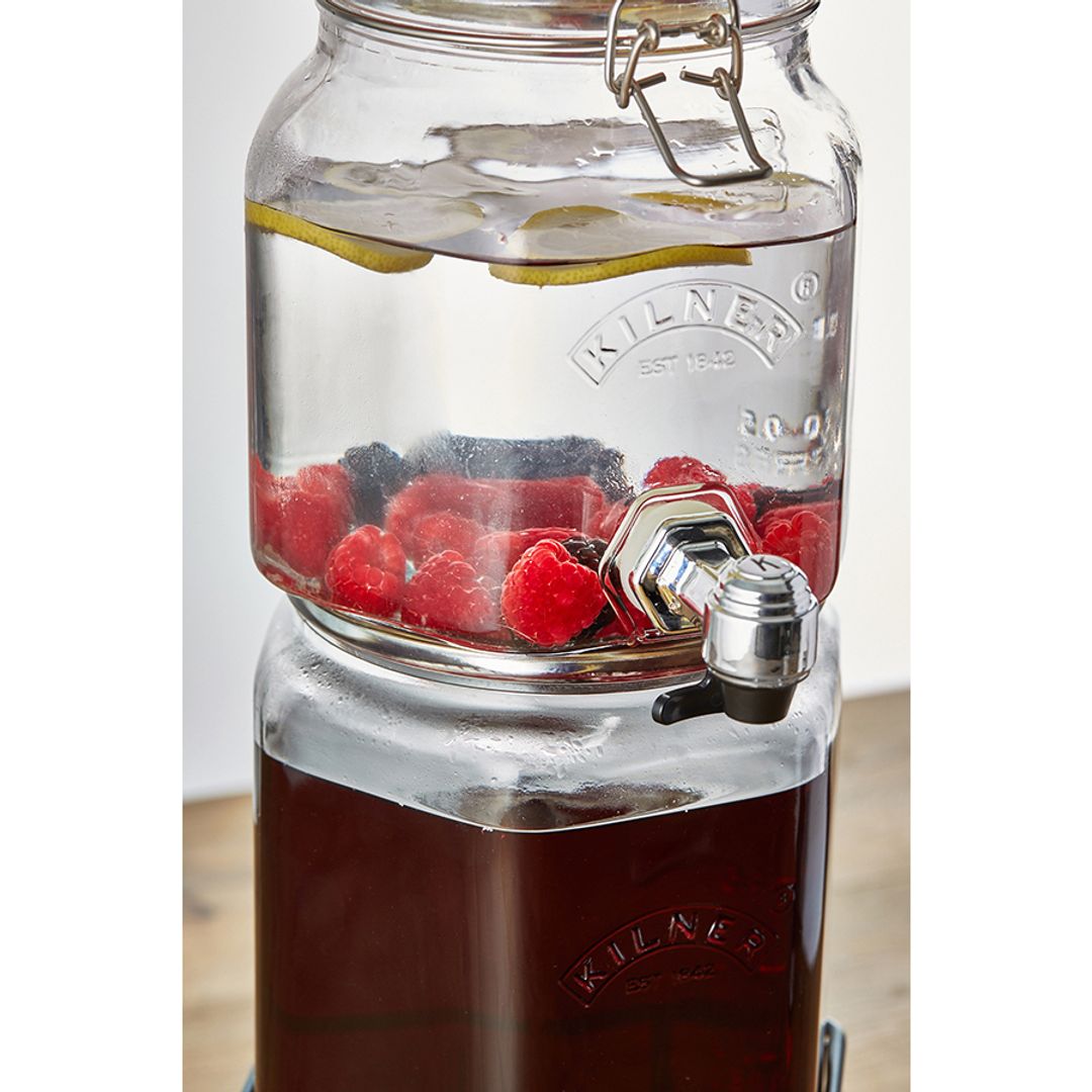 Набор из 2-х диспенсеров на подставке Kilner (2.1 л и 3,1 л) Набор из 2-х диспенсеров на подставке Kilner (2.1 л и 3,1 л)