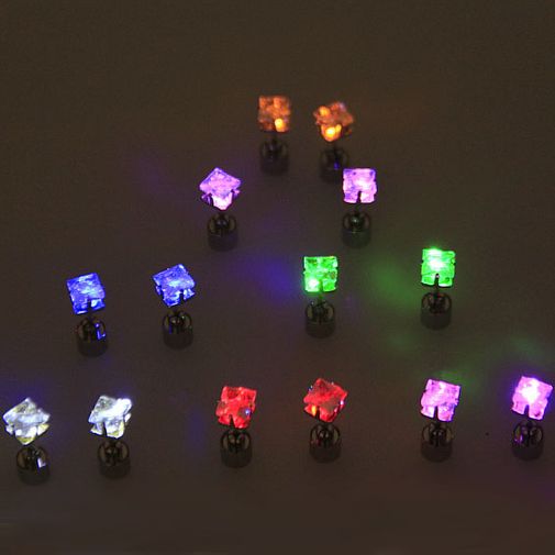 Светящиеся светодиодные серьги: квадратные разных цветов