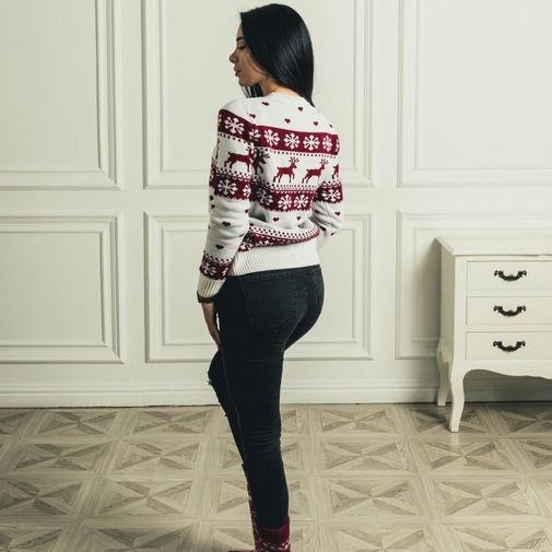 Свитер с оленями Нежность