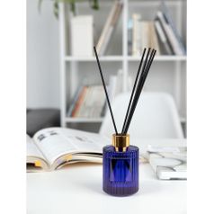 Подарочный набор Fragnola (пряная древесина и кардамон, темно-синий) Подарочный набор Fragnola (пряная древесина и кардамон, темно-синий)