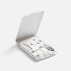 Органайзер с беспроводной зарядкой и набором адаптеров Octopod (белый) Органайзер с беспроводной зарядкой и набором адаптеров Octopod (белый)