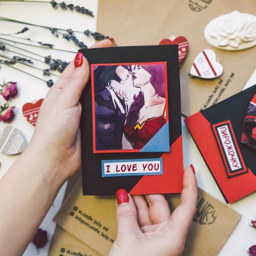 Открытка Бэтмен и Чудо-женщина Открытка Бэтмен и Чудо-женщина