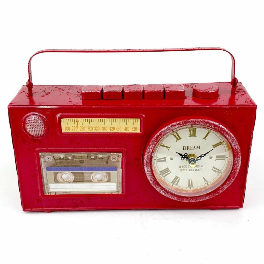 Винтажные часы Магнитофон