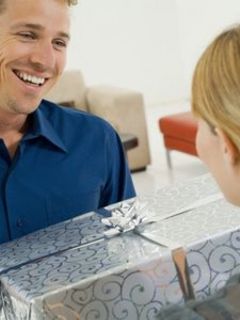 Что подарить папе парня или мужа на День рождения?