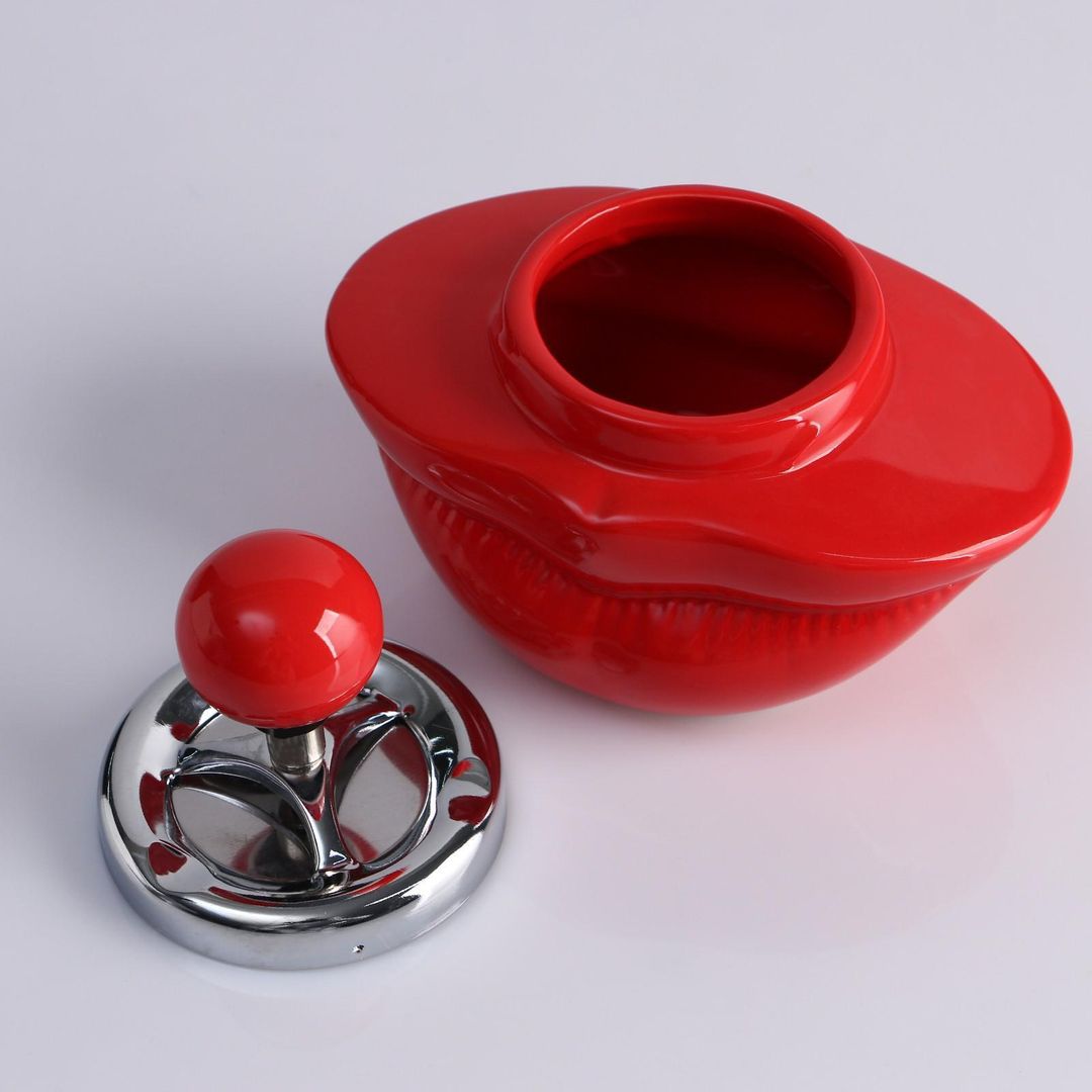 Пепельница бездымная Губы