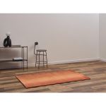 Ковер из шерсти Over Horizon терракотового цвета из коллекции Trendy Ruffles, 120x180 см