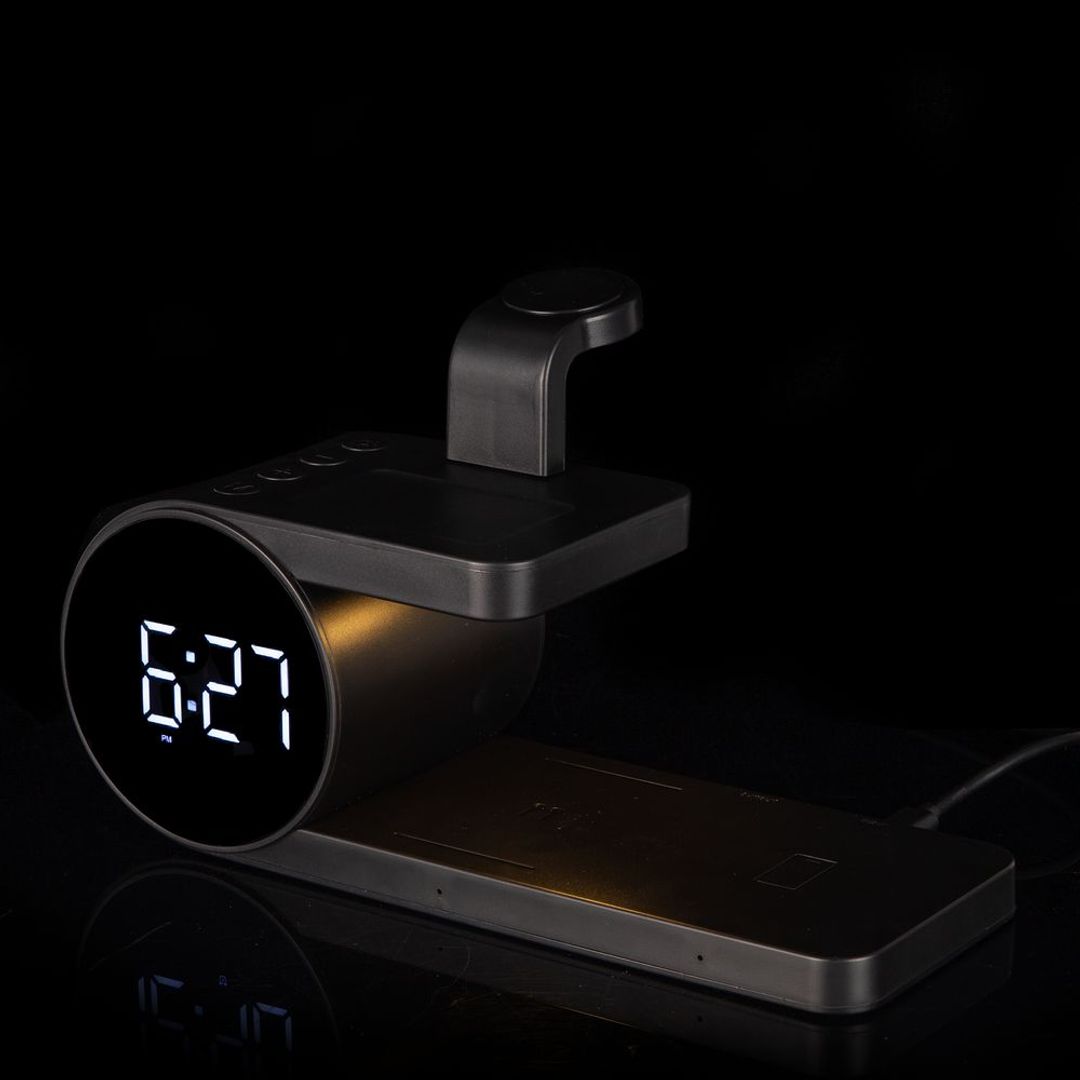 Станция беспроводной зарядки с часами fullStack (Черная) Станция беспроводной зарядки с часами fullStack (Черная)