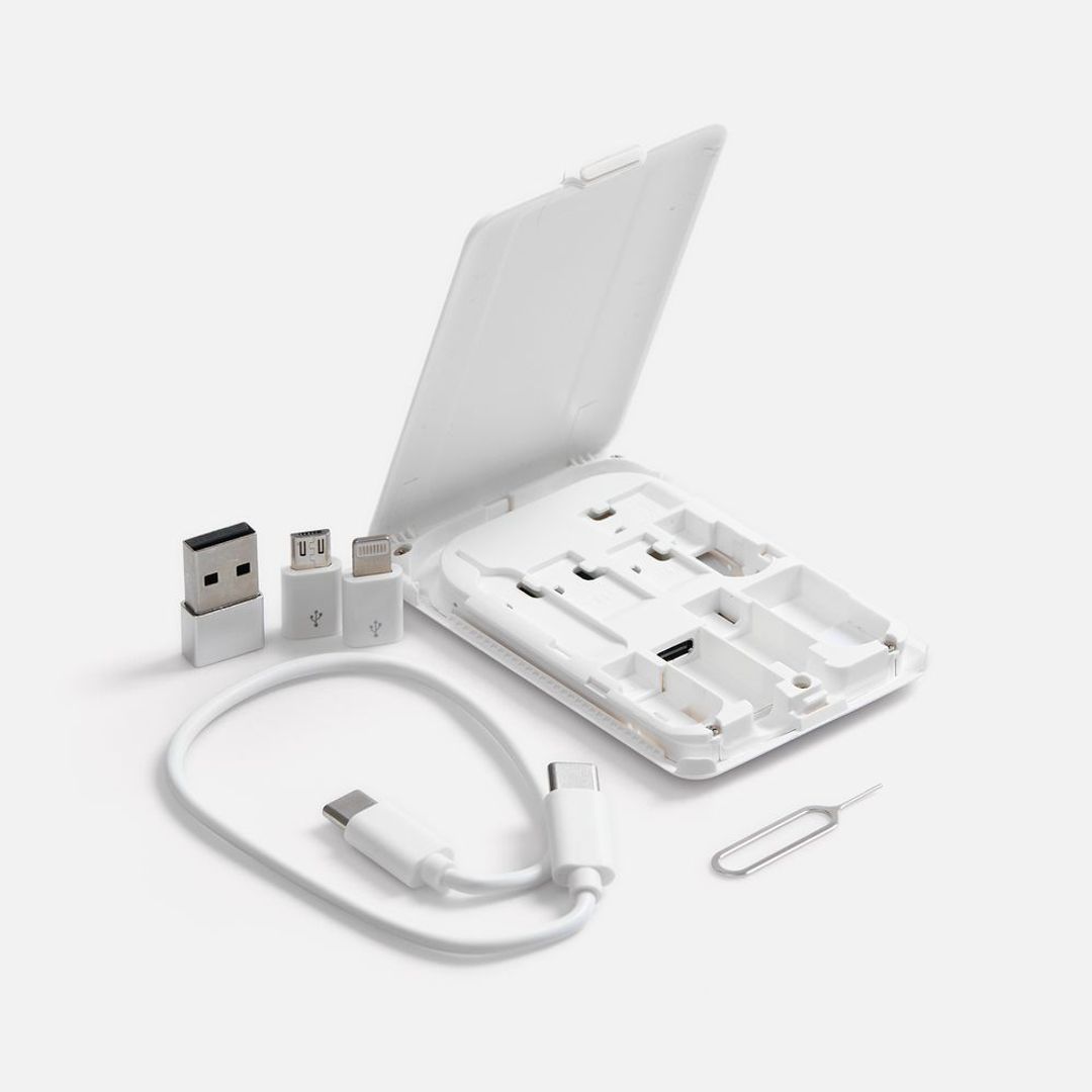 Органайзер с беспроводной зарядкой и набором адаптеров Octopod (белый) Органайзер с беспроводной зарядкой и набором адаптеров Octopod (белый)