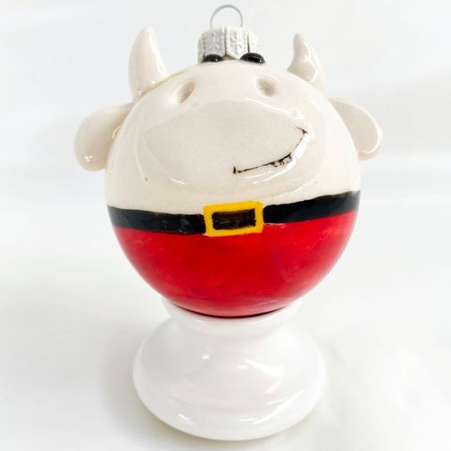 Фарфоровый елочный шар Коровка Мила (ручная роспись)
