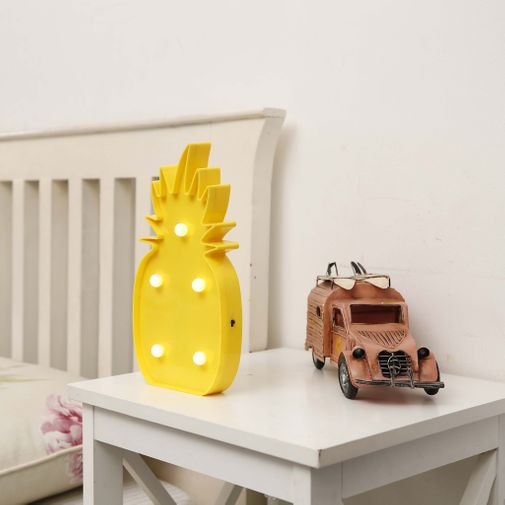 Светильник Ананас на столике в детской Светильник Ананас на столике в детской
