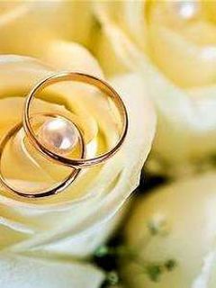Что подарить мужу на жемчужную свадьбу?