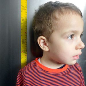 Магнит на холодильник для измерения роста